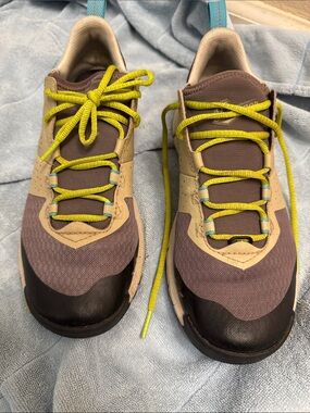 Danner woman Trail Sneakers in Brown, Tan & Lime